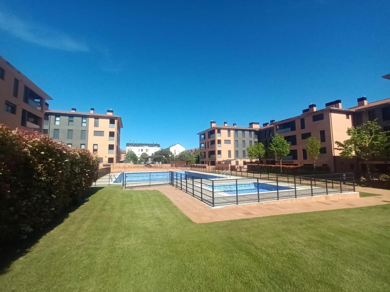 Camino Santiago Etxea Apartment Jaca Exterior photo